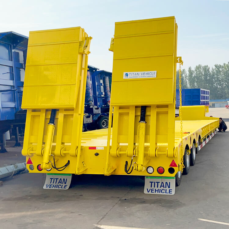 Tri Axle Low Bed Trailer Truck with Hydraulic Folding Ramp